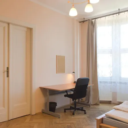Calm Pedzichow Street Apartman *