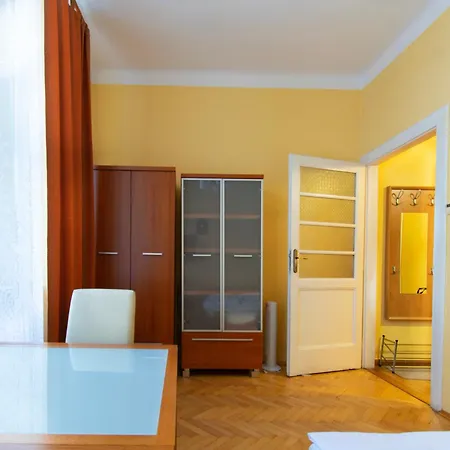 Calm Pedzichow Street Daire *