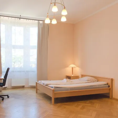 Calm Pedzichow Street Apartment *