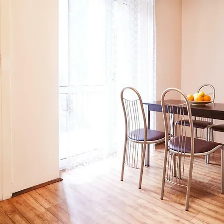 Calm Pedzichow Street Daire